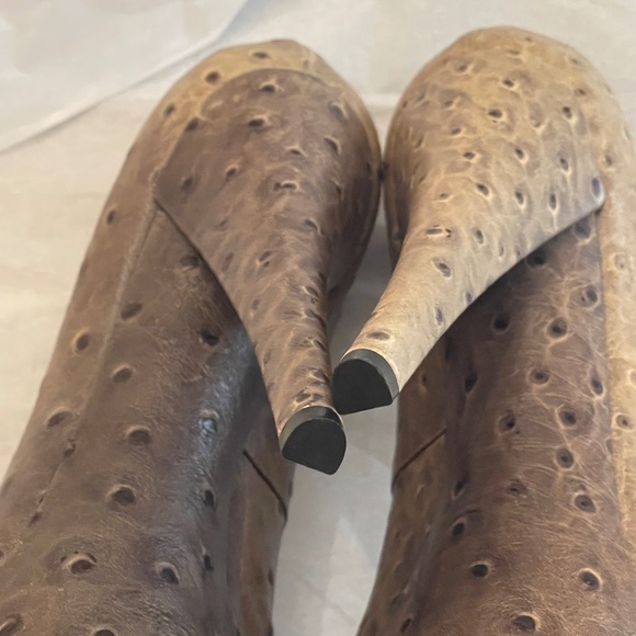 NWOB Casadei Ostrich Embossed Leather Peep Toe Platform Pumps 8.5 - Picture 9 of 14